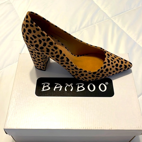 Leopard print chunky heel pointed toe shoe by Bamboo - Picture 2 of 3